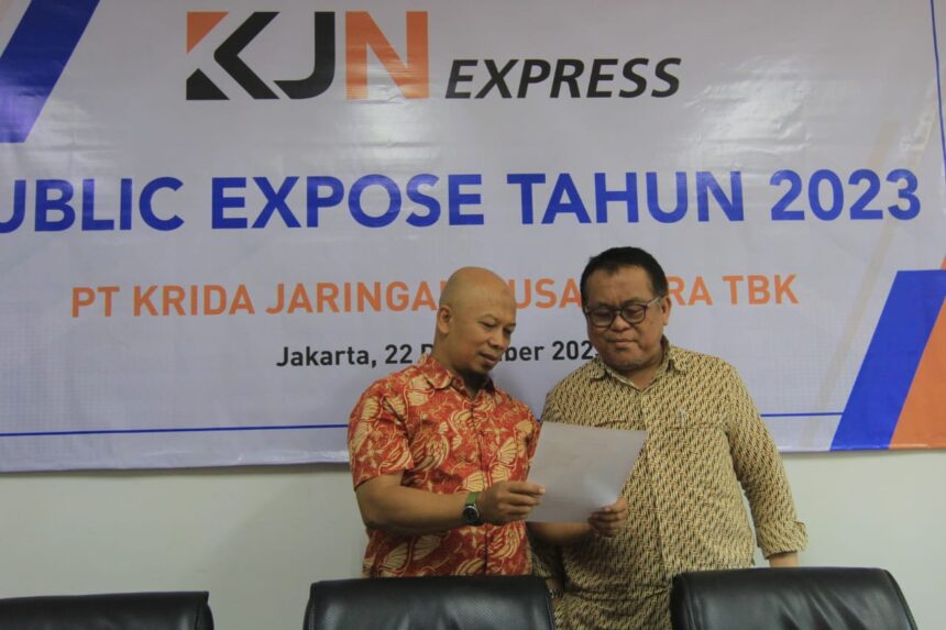 Direktur Keuangan PT Krida Jaringan Nusantara Tbk (KJN), Sunarto saat keterangan pers nya, Jumat (22/12/2023). Foto: istimewa