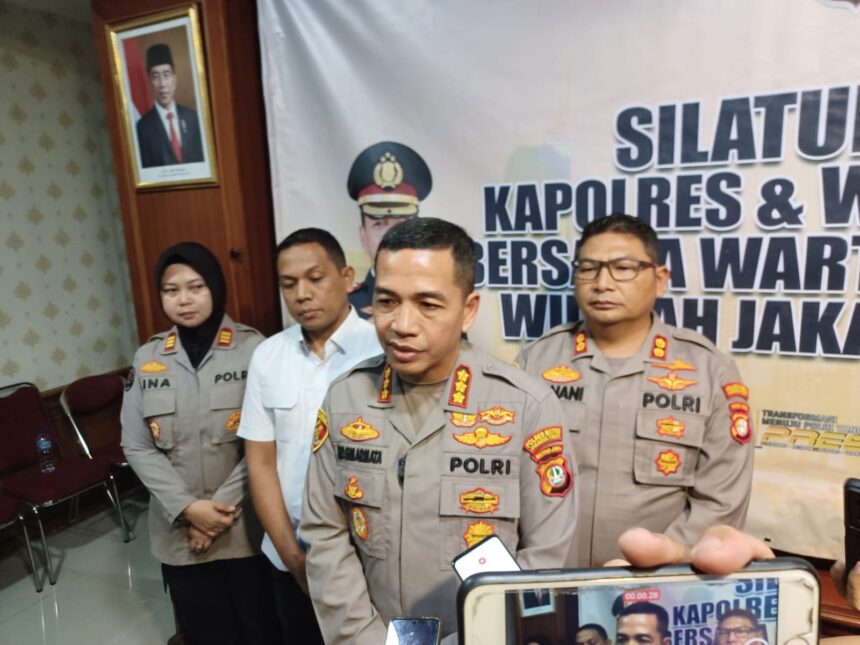 Kapolres Metro Jakarta Timur, Kombes Pol Leonardus Simarmata dan jajaran.