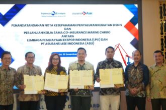 Penandatanganan Nota Kesepahaman Penyaluran Kegiatan Bisnis dan Perjanjian Kerja Sama Co-insurance Marine Cargo antara LPEI dan Asuransi Asei yang dilakukan hari ini. Foto: LPEI