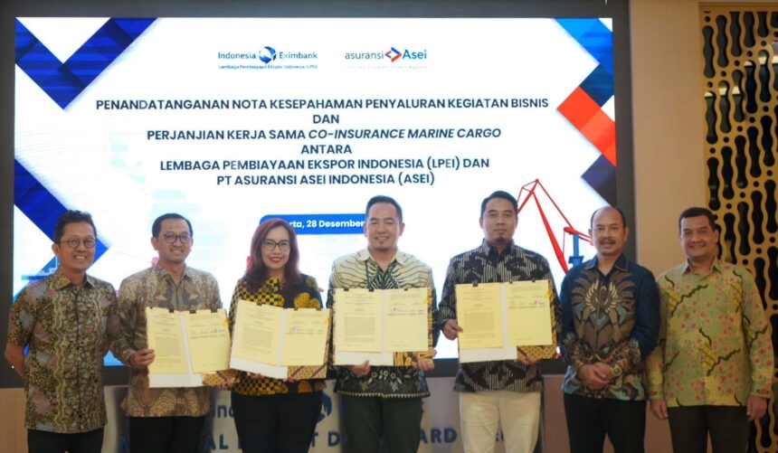 Penandatanganan Nota Kesepahaman Penyaluran Kegiatan Bisnis dan Perjanjian Kerja Sama Co-insurance Marine Cargo antara LPEI dan Asuransi Asei yang dilakukan hari ini. Foto: LPEI