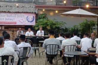 Wali Kota Jakarta Selatan, Munjirin bersama jajaran Pemkot dalam kegiatan bertajuk 'Refleksi Akhir Tahun 2023 Pemkot Jakarta Selatan' di DeLoret Resto, Cilandak, Jumat (29/12) sore. Foto: Joesvicar Iqbal/ipol.id