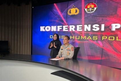 uru Bicara Polri dalam Operasi Mantap Brata 2023-2024, Kombes. Pol. Tjahyono Saputro saat memaparkan kondisi kamtibmas. Foto: Polri