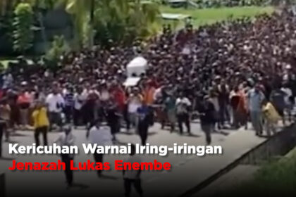 Kericuhan Warnai Iring-iringan Jenazah Lukas Enembe