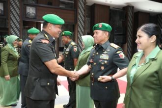 Mayjen TNI Rafael Granada Baay kini menjabat sebagai Pangdam V/Brawijaya. Foto: Dispenad
