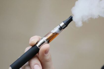 Pemerintah menaikkan tarif cukai rokok elektrik per 1 Januari 2024. Foto: UNair