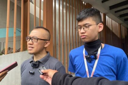 Ayah Sultan, Fatih Nurul Huda (kiri) dan Sultan Rif’at Al Fatih korban kecelakaan fiber optik (kanan) menyampaikan ungkapan terima kasihnya secara khusus dan ingin bertemu langsung Kapolri Jenderal Polisi Listyo Sigit Prabowo, Senin (18/12). Foto: Ist