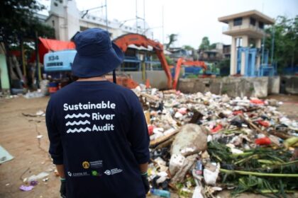 Sampah yang berhasil dikumpulkan dalam kegiatan partisipatif Audit Sampah Sungai Ciliwung hasil kolaborasi tiga lembaga, yaitu Center for Sustainability and Waste Management Universitas Indonesia (CSWM-UI), Komunitas Peduli Ciliwung (KPC) dan Net Zero Waste Management Consortium (NZWMC), berlangsung pada Minggu (10/12). Foto: ist