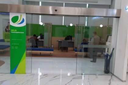 BPJS Ketenagakerjaan Grha BPJamsostek membayar nilai manfaat klaim di akhir 2023 dengan nilai mencapai Rp1 triliun lebih. Foto: Ist