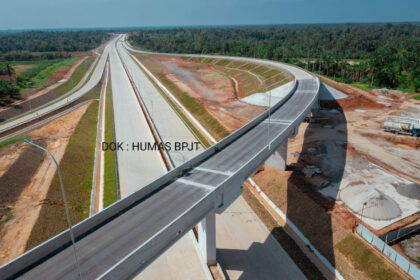 Pemerintah akan menggratiskan 5 ruas Jalan Tol Trans Sumatera (JTTS) menyambut Natal 2023 dan Tahun Baru 2024. Foto: bpjt