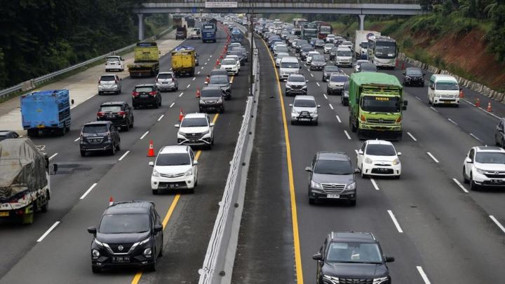 Kondisi jalan contra flow di Trans Jawa saat libut Natal dan Tahun Baru. Foto: Korlantas