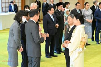Presiden Jokowi berbinvang dengan Kaisar Jepang Naruhito dan Permaisuri Masako di Istana Kekaisaran, Tokyo, Jepang. Foto: Setneg