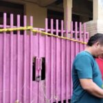 Kondisi di depan tempat kejadian perkara (TKP) pembunuhan disertai mutilasi di Jalan Serayu, Kelurahan Bunulrejo, Kecamatan Blimbing, Kota Malang, Jawa Timur, Minggu (31/12/2023). ANTARA
