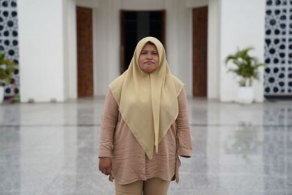 Evi Riskiyana (31), nasabah disabilitas PNM Mekaar dari Aceh ini punya pesan luar biasa untuk seluruh masyarakat Indonesia, mewakili teman-teman disabilitas lainnya. Foto: PNM