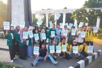 Sejumlah aktifis dan mahasiswa di Kota Bogor yang tergabung ke dalam BEM se-Kota Bogor akhirnya mendeklarasikan gerakan Orda, Kamis (21/12). Foto: Ist