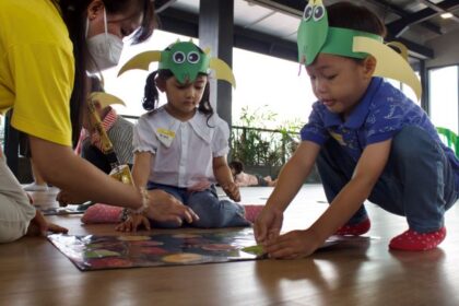 Dalam sesi talkshow yang digelar oleh SoKlin Lantai, Fainna Safitri, M.Psi, Psikolog, selaku Psikolog Pendidikan membeberkan sejumlah tips dan trik bagi para orang tua dalam menstimulasi tumbuh kembang anak melalui permainan. Foto: ist