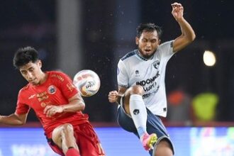 Duel panas Persija Jakarta vs Persita Tangerang berakhir imbang 1-1. (ANTARA FOTO)