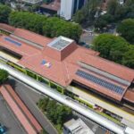 Stasiun Gambir ikut menggunakan PLTS untuk kebutuhan listriknya. Foto: KAI