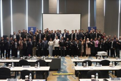 Wakil ketua umum PSSI, Ratu Tisha Destria hadir bersama dua anggota komite eksekutif PSSI, Muhammad dan Endri Erawan di acara Seminar Tahunan Lisensi Klub di Jakarta. Foto: PSSI