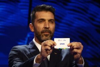Spanyol akan satu grup dengan Italia dan Kroasia di Euro 2024. (REUTERS/KAI PFAFFENBACH)