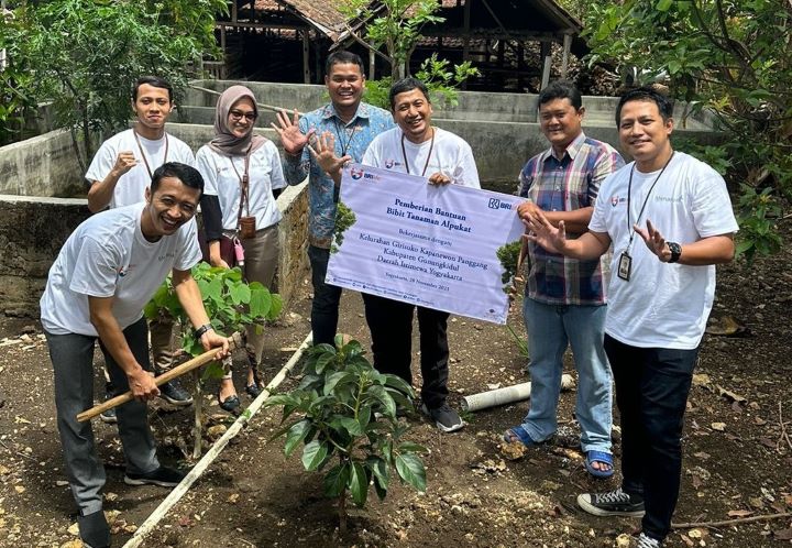 BRI Life ikut menyemarakkan Hari Menanam Pohon Nasional yang terperingati setiap tanggal 28 November tiap tahunnya. Foto: Ist