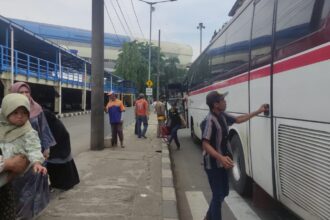 Suasana Terminal Kampung Rambutan, Ciracas, Jakarta Timur, mulai didatangi para pemudik dari berbagai daerah, Senin (1/1/2024). Foto: Ist