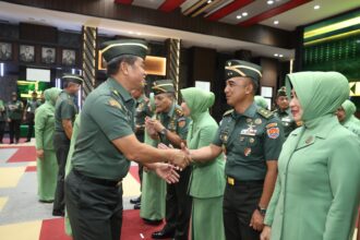 Kepala Staf Angkatan Darat (Kasad) Jenderal TNI Maruli Simanjuntak dalam laporan kenaikan pangkat 30 Perwira Tinggi (Pati) TNI AD di Markas Besar Angkatan Darat (Mabesad), Jakarta, Kamis (4/1/2024). Foto: Dispenad