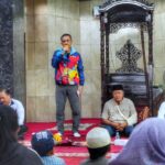 Wali Kota Jakarta Timur, M. Anwar saat Safari Jumat di Masjid Al Bashor, RW 03, Kelurahan Dukuh, Kecamatan Kramat Jati, Jumat (5/1). Foto: Ist