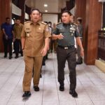 Dalam Silaturahmi bersama Pangdam XIV Hasanuddin, Mayjen Bobby Rinal Makmun, seluruh Forkopimda dan OPD lingkup Pemprov Sulsel, Penjabat Gubernur Sulsel, Bahtiar Baharuddin, menyampaikan siap mendukung Pangdam XIV Hasanuddin, dan semakin memperkuat kolaborasi dan sinergitas. Foto/ist