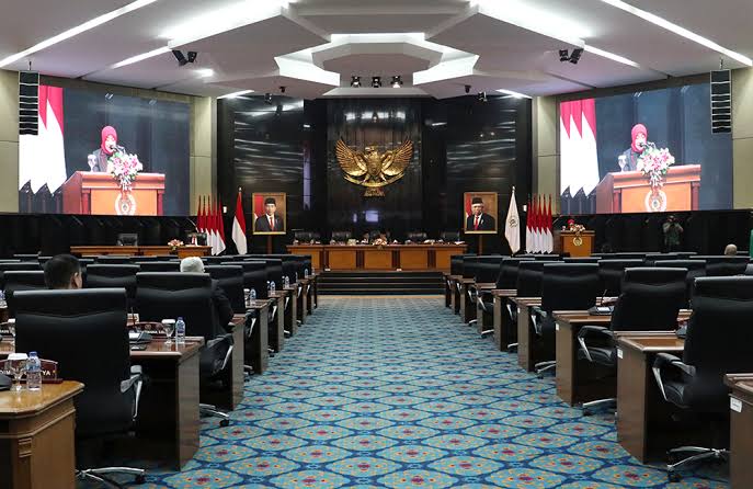 Anggota DPRD DKI Jakarta yang kini menjadi caleg di pileg disinyalir mendapat keuntungan dari agenda reses dan sosper di masa kampanye.(foto dok setwan DPRD DKI)