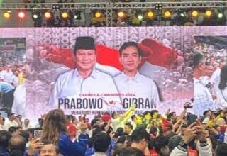 Masa pendukung Prabowo-Gibran diharapkan bekerja keras dalam memperjuangkan kemenangan satu putaran.(foto ipol.id)