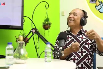 Suparto yang juga Tenaga Ahli Menko PMK saat berbincang di podcast Si Ipol. Foto: rian/ipol.id