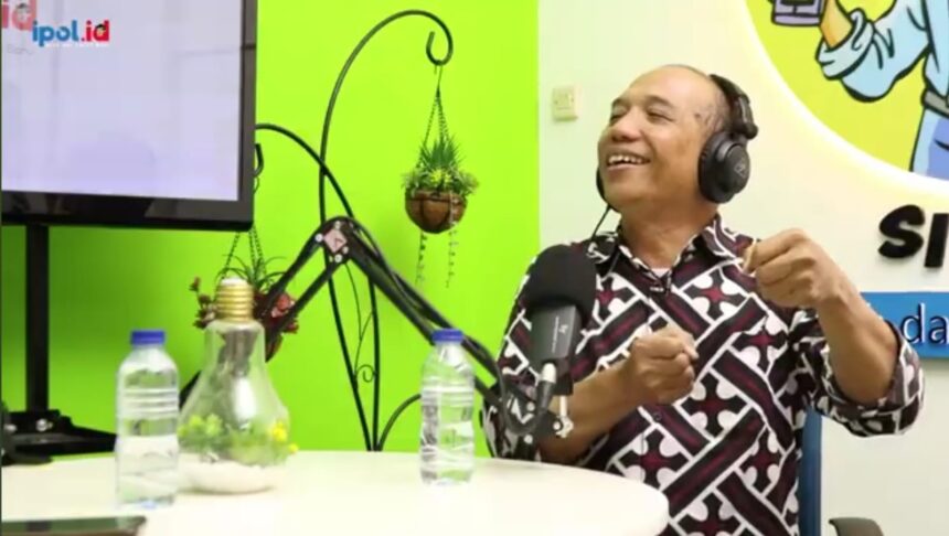 Suparto yang juga Tenaga Ahli Menko PMK saat berbincang di podcast Si Ipol. Foto: rian/ipol.id