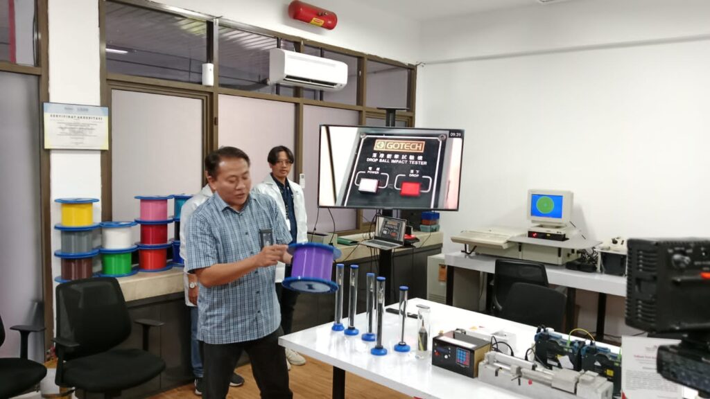 Visit Media ke sejumlah laboratorium Telkom Test House (TTH) di Bandung, Jawa Barat, Kamis (25/1/2024). Foto: Yudha Krastawan/ipol.id