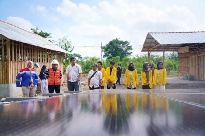 Sebanyak 85 Program Desa Energi Berdikari (DEB) Pertamina di seluruh Indonesia berhasil menurunkan 729.127 tonCo2eq/tahun reduksi emisi karbon. Foto: Dok Pertamina