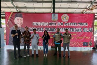 BPJS Ketenagakerjaan Kantor Cabang Jakarta Menara Jamsostek mendaftar seluruh atlet dan official dalam even Kejuaraan Jakarta Timur Open Pencak Silat. Dengan begitu seluruh atelt dan offical terlindungi program Jaminan Sosial Ketenagakerjaan (Jamsostek). Foto/BPJS