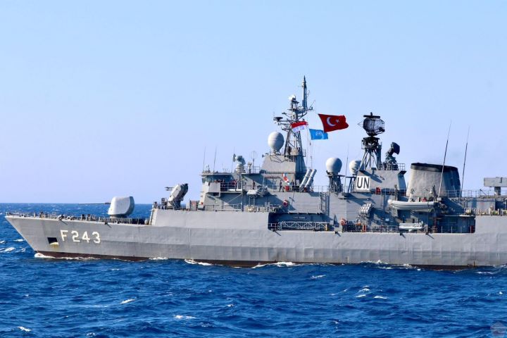 KRI FKO-368 bersama dengan BNS Sangram-F113 (Bangladesh), FGS Baden Wuerttemberg F-222 (Jerman), TCG Yildrim F-243 (Turki), dan HS Limnos F-451 (Yunani) berlayar dalam formasi dan saling unjuk kemampuan di tengah kondisi Laut Mediterania yang bergelombang.