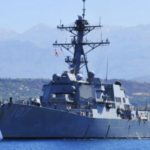 Pasukan Angkatan Laut Houthi Yaman menembakkan rudal berbasis kapal ke kapal perusak AS, USS Gravely di Laut Merah. Foto: Sputnik