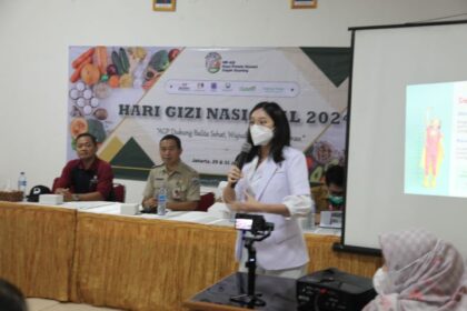 Artha Graha Peduli (AGP) melakukan bakti sosial kepada balita dibeberapa wilayah di Jakarta. Bakti sosial ini dilakukan dengan memberikan makanan bergizi seperti Susu, Telur, Kacang Ijo, Vitamin, Sayuran Hidroponik dan lainnya. Foto: Ist