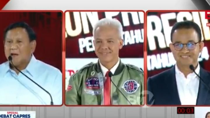 Debat calon presiden (Capres) kedua di Jakarta, terkait dengan pertahanan dan hubungan luar negeri. Foto: Screenshot YouTube