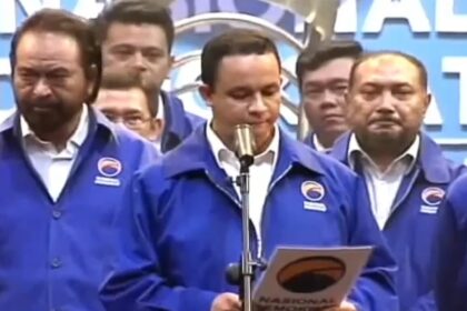 Capres nomor urut 1, Anies Baswedan saat membacakan deklarasi 8 manifesto gerakan perubahan pada 2010 lalu bersama ketum Nasdem, Surya Paloh. Foto: dok. pribadi