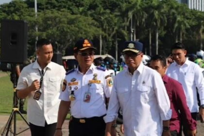 Kadishub DKI Jakarta, Syafrin Liputo (kedua dari kiri) disalah satu acara.(foto Instagram Syafrin Liputo)