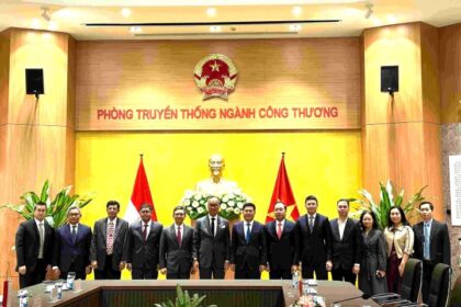 Menteri Perindustrian Agus Gumiwang Kartasasmita melakukan pertemuan dengan Menteri Perindustrian dan Perdagangan Vietnam Nguyen Hong Dien di Hanoi. Foto: Ist