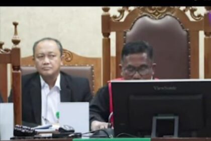 Ketua Majelis Hakim Pengadilan Tipikor Jakarta saat membacakan putusan terhadap terdakwa mantan pejabat Direktorat Jenderal (Ditjen) Pajak, Rafael Alun Trisambodo, Senin (8/1/2024). Foto: Live streaming YT