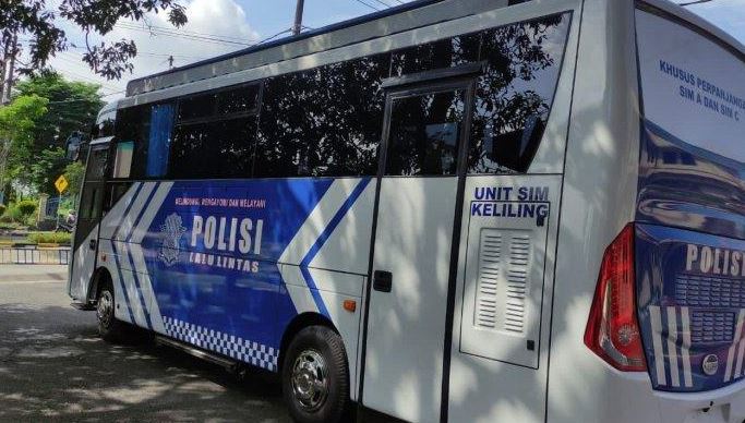 Layanan sim keliling di DKI Jakarta hari ini ada di lima lokasi. Foto: NTMC