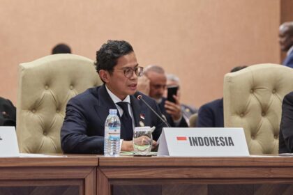 Wakil Menteri Luar Negeri, Pahala Nugraha Mansury, saat memimpin Delegasi RI pada KTT Gerakan Non-Blok (GNB) Ke-19 yang berlangsung di Kampala, Uganda. Foto: Kemenlu