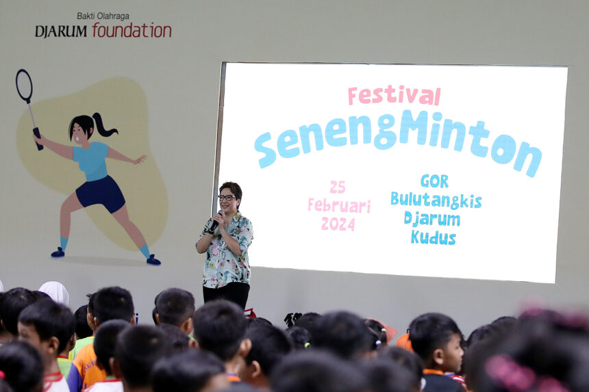 Ketua Umum Pengkab PBSI Kudus Yuni Kartika di Festival SenengMinton 2024. Foto/megapro