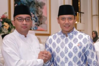Sekretaris Jenderal Rekonsiliasi Masyarakat Indonesia (Sekjen Rekat Indonesia), Heikal Safar (kiri) bersama Ketua Umum (Ketum) Partai Demokrat, Agus Harimurti Yudhoyono akrab disapa AHY (kanan). Foto: Ist