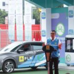 Direktur Utama PT PLN (Persero) Darmawan Prasodjo ketika meresmikan Hydrogen Refueling Station (HRS) di Kawasan Senayan, Jakarta. Foto: Dok PLN