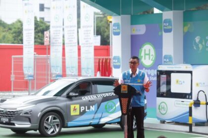 Direktur Utama PT PLN (Persero) Darmawan Prasodjo ketika meresmikan Hydrogen Refueling Station (HRS) di Kawasan Senayan, Jakarta. Foto: Dok PLN