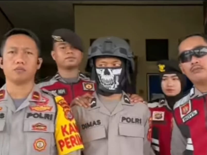 Siswa kelas 3 berinisial DAP diamankan polisi akibat menyamar jadi polisi gadungan di Jalan Laute, Kelurahan Tobuha, Kecamatan Puuwatu, Kota Kendari. Foto: IG, @terang_media (tangkap layar)